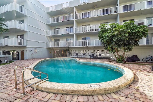 Building Photo - 3527 NE 168th St