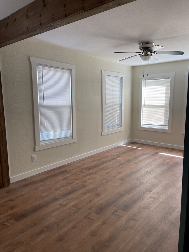 Building Photo - 226 Venice St