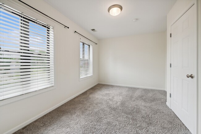 Building Photo - 1816 N Spaulding Ave