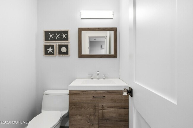 Building Photo - 8 Jackson Ct