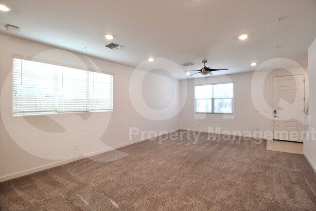 Building Photo - 1158 E Sabino Dr