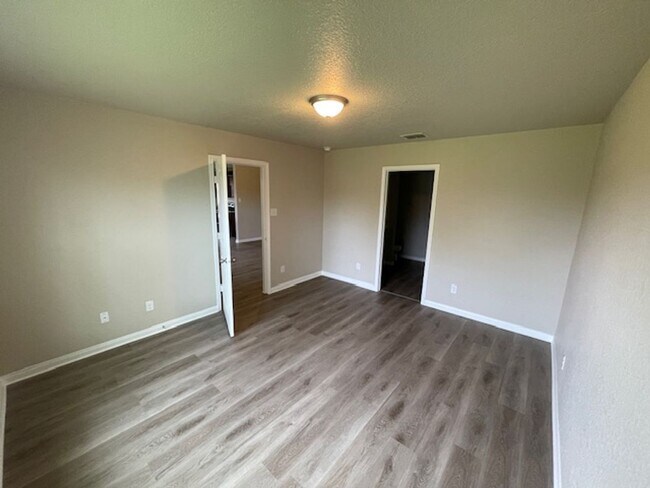 Building Photo - 3618 Foster Meadows