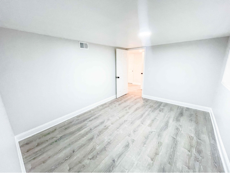 Building Photo - 2242 N Lavergne Ave