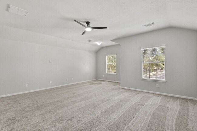 Building Photo - Stunning Corner Unit Townhome - Move-in special: Receive $100 off both your first and second mont...