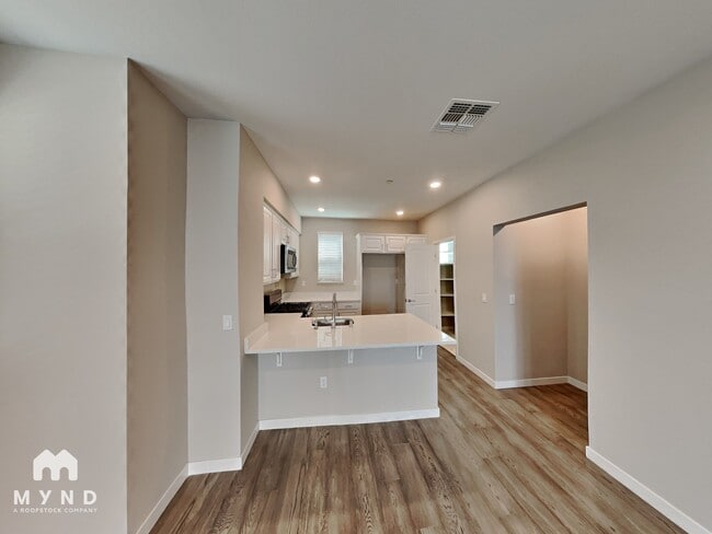 Building Photo - 1502 Cherry Cir