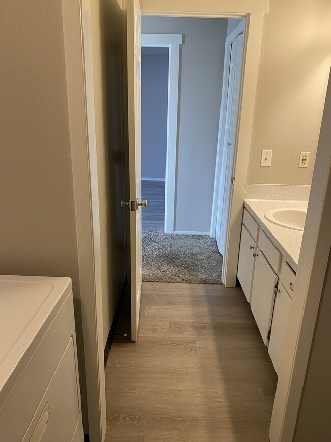 Building Photo - 1510 Storey St