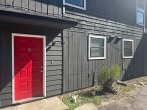 Building Photo - 3280 Nekoma Ln