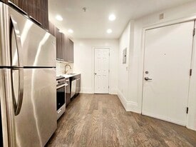 Building Photo - 255 Newbury St