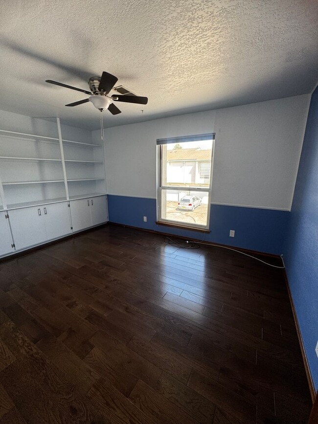 Building Photo - Townhouse in Little Turtle with Garage