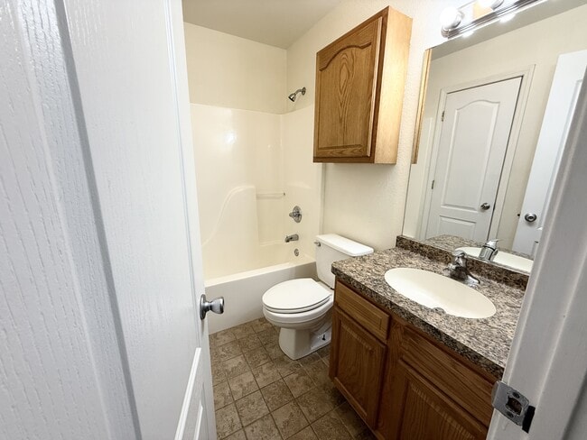 Building Photo - 3345 Malvern Rd