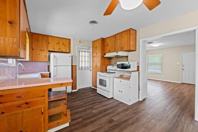 Building Photo - 5118 Waterbrook Dr