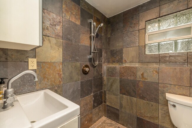 Building Photo - 10046 Sheridan Dr