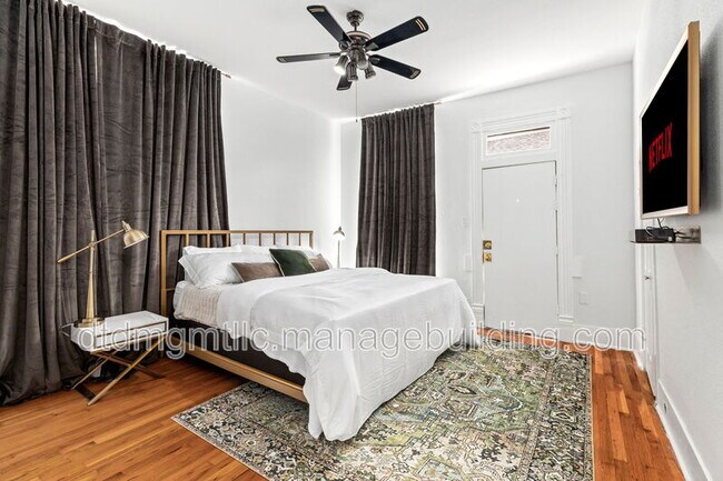 Building Photo - 110 E Craig Pl