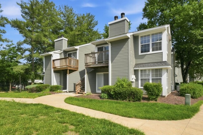 Building Photo - NICELY UPDATED 1 BEDROOM 1 BATHROOM CONDO IN EXCELLENT LOCATION!!