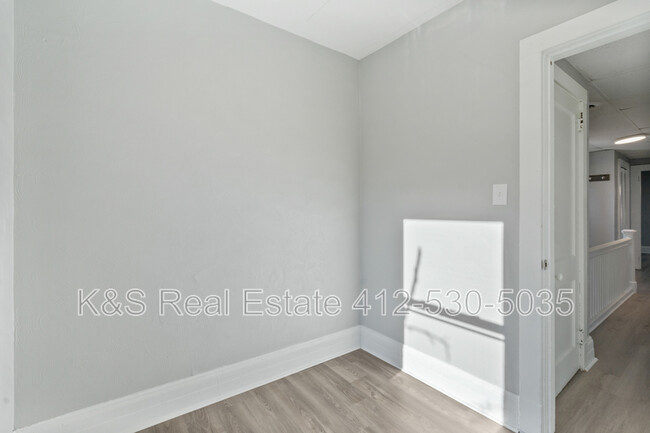 Building Photo - 1316-1318 Woods Run Avenue - 1318 Woods Ru...