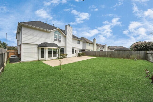 Building Photo - 2030 Winding Hollow Dr