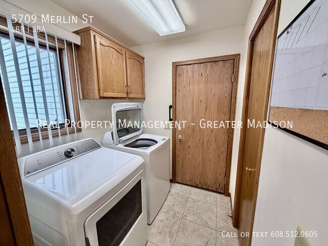 Building Photo - 5709 Merlin St