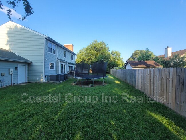 Building Photo - 1012 Meadowview Pl
