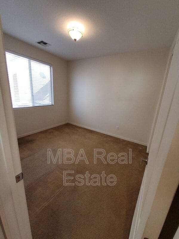 Building Photo - 8998 W Plum Rd