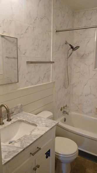 Building Photo - 2258 Cleveland Ave