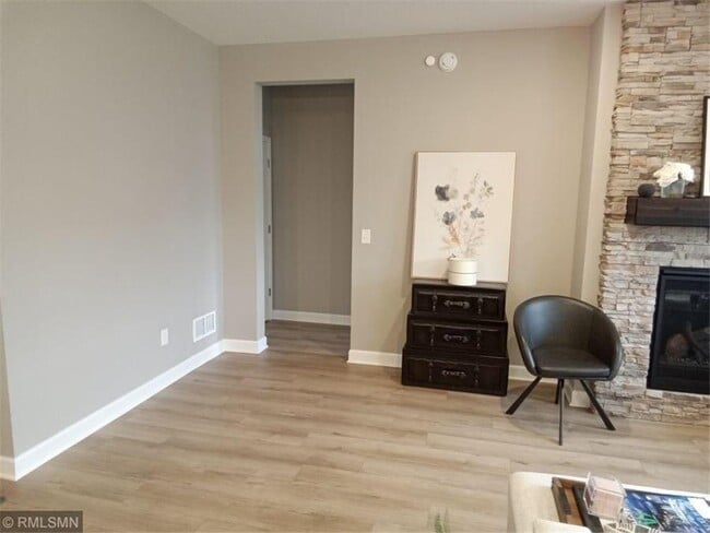 Building Photo - 10967 Harbor Ln N