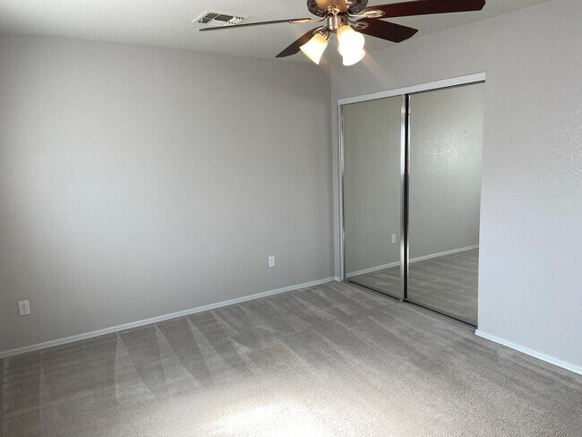 Building Photo - 1330 E Pedro Rd