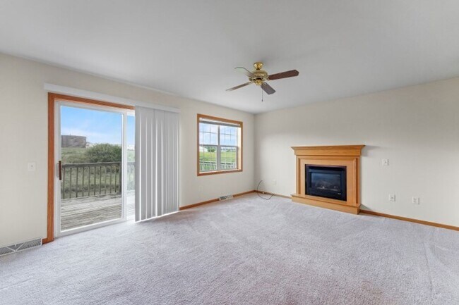 Building Photo - 612-614 Meadow View Rd