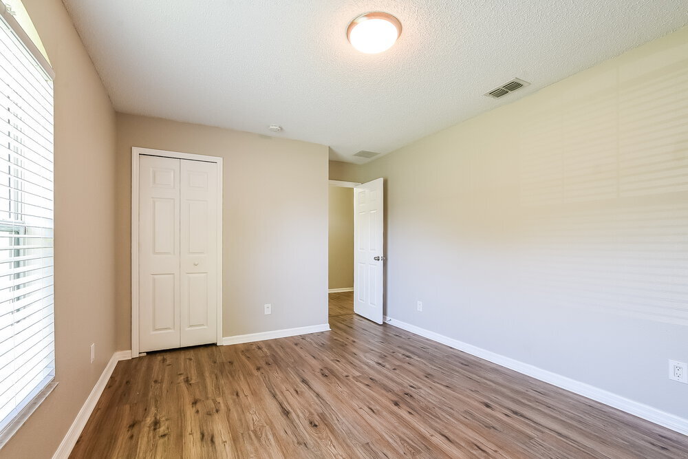 Building Photo - 2233 Lake Pointe Cir