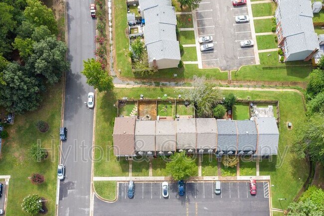 Building Photo - 218 Newstead Dr