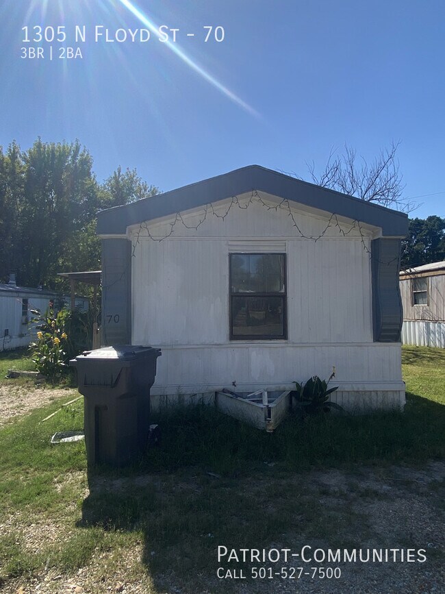 Building Photo - 1305 N Floyd St
