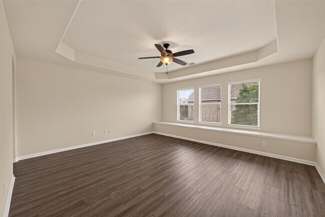 Building Photo - 3327 Fairmont Hills Ln