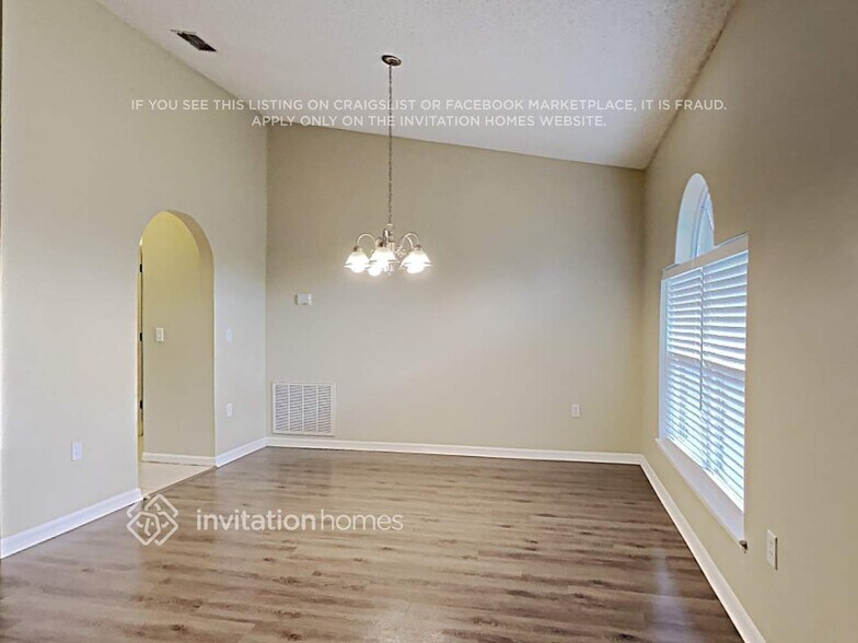 Building Photo - 3281 Fairhaven Ave