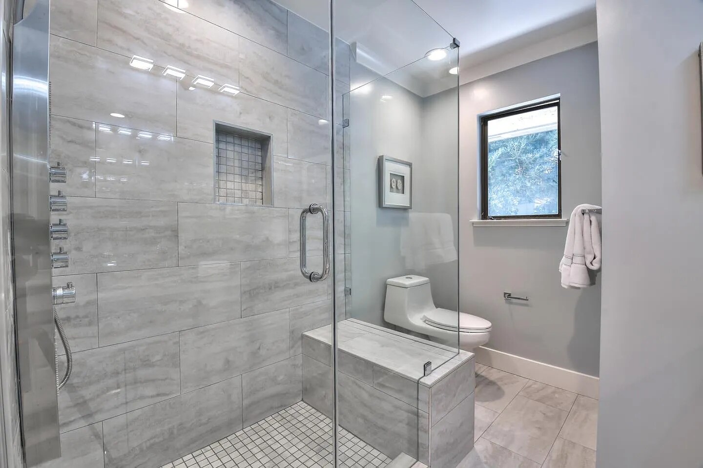 Building Photo - 494 Lassen St