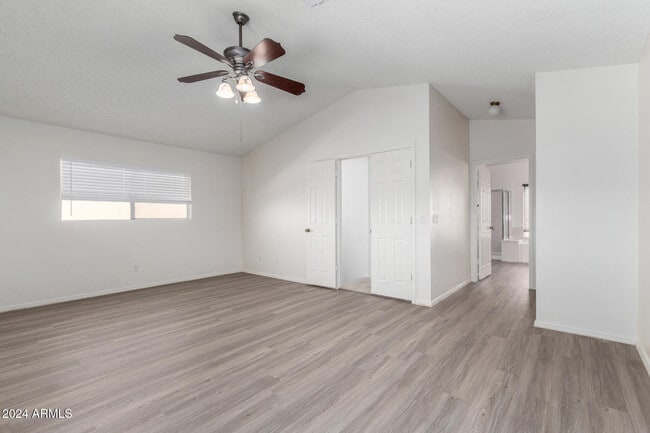 Building Photo - 3025 E Woodland Dr