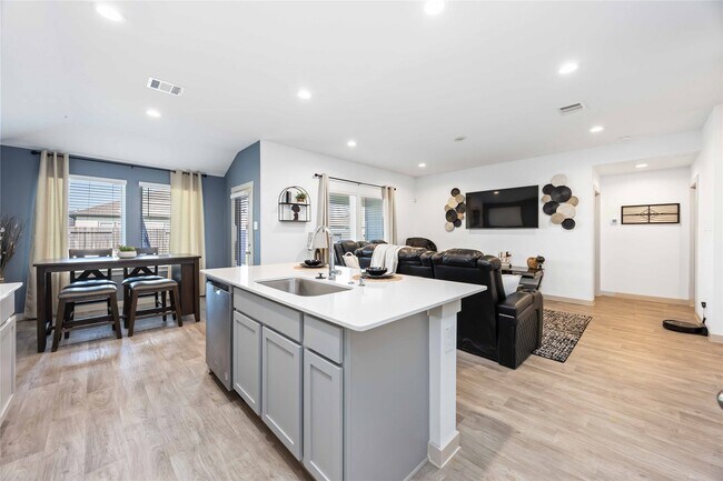 Building Photo - 7826 Cattleman Vly Dr