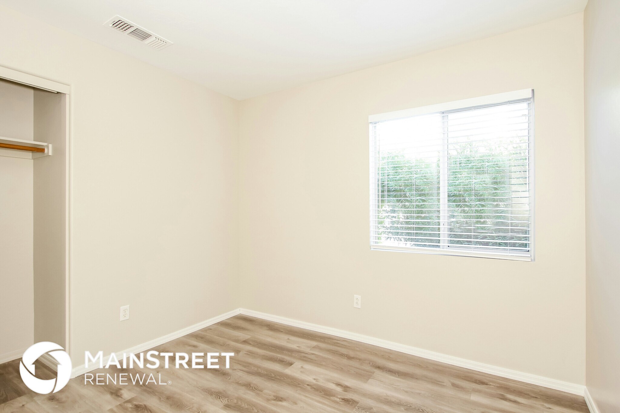 Building Photo - 12137 W Flores Dr