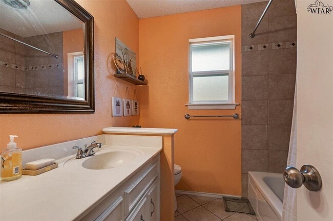 Building Photo - 5607 Briargrove Dr