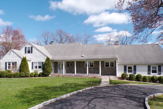 Building Photo - 53 Stonehedge Dr S