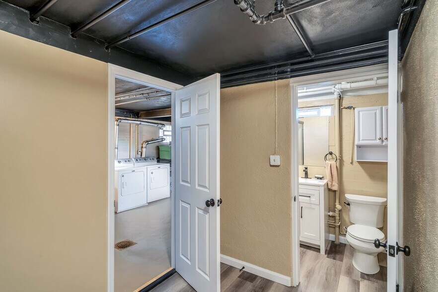 Building Photo - 2886 Temple Ave
