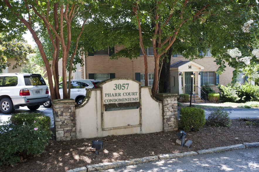 Signage - Pharr Court