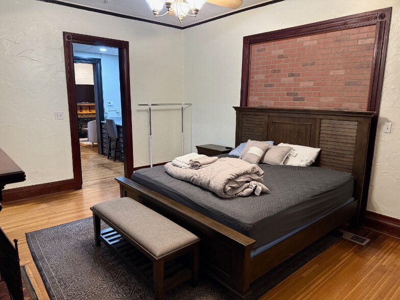 Building Photo - 1007 Park Ave