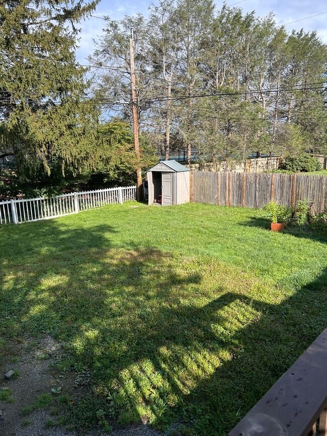 Building Photo - 3 Bed 1.5 Bath Home