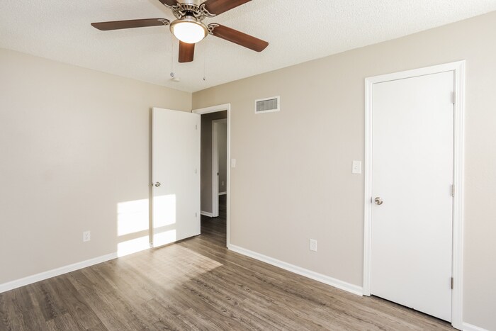 Building Photo - 19145 E 14th St N