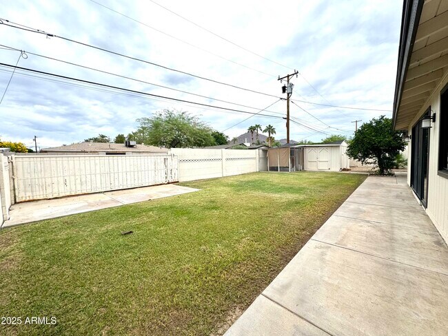 Building Photo - 4248 E Montecito Ave