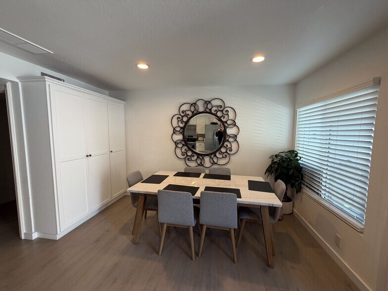 Building Photo - 25885 Trabuco Rd