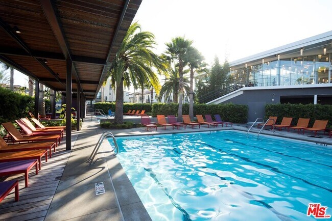 Building Photo - 13044 Pacific Promenade