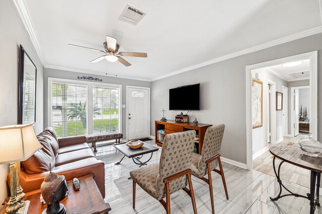 Building Photo - 5006 Idaho St