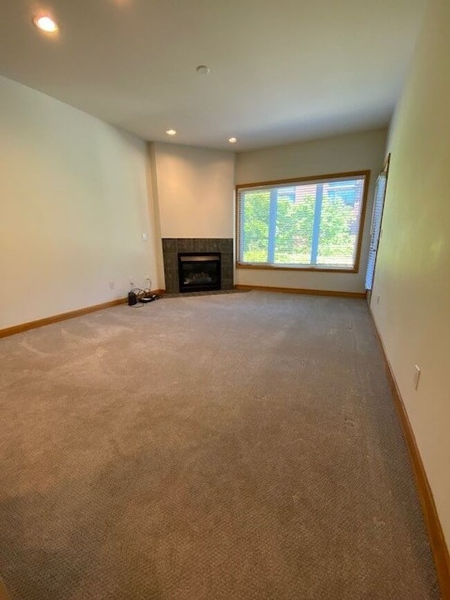 Building Photo - Charming 1 bdrm 1 bath Condo in Downtown Vancouver