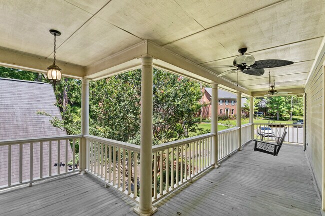 Building Photo - 710 Woodcreek Ct