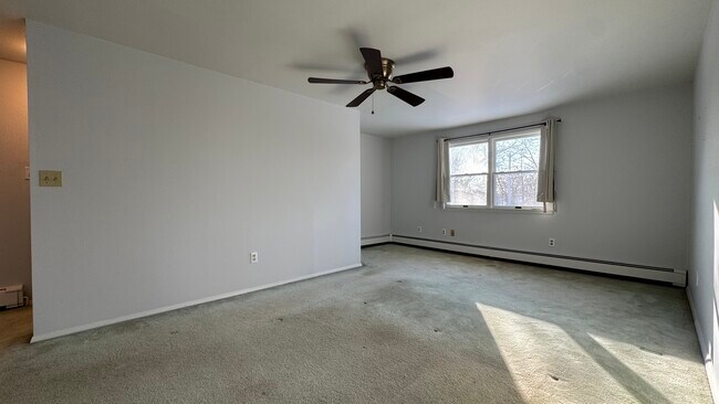 Building Photo - 333 Loring Rd